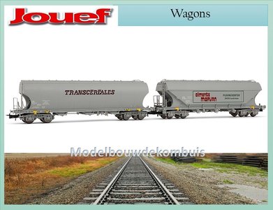 2 Hopper Wagons .