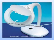 Flexi-Neck Magnifier Table Lamp